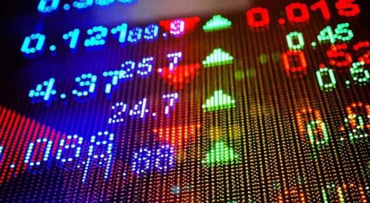 AI对就业市场的冲击：谷歌与微软的30%代码由AI生成，高盛警告6%-7%岗位可能永久消失
