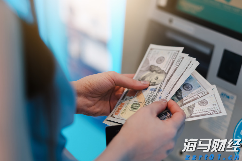 老人丢失生活费陷困境，志愿者捐款送饭暖人心